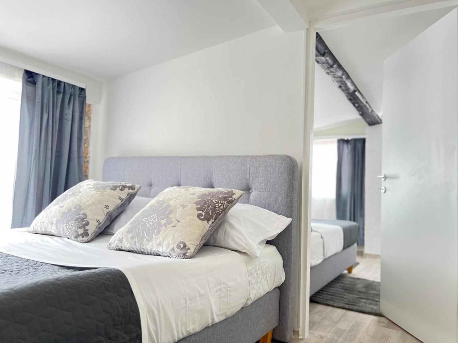 Azzurro Mare Apartment พูลา ภายนอก รูปภาพ