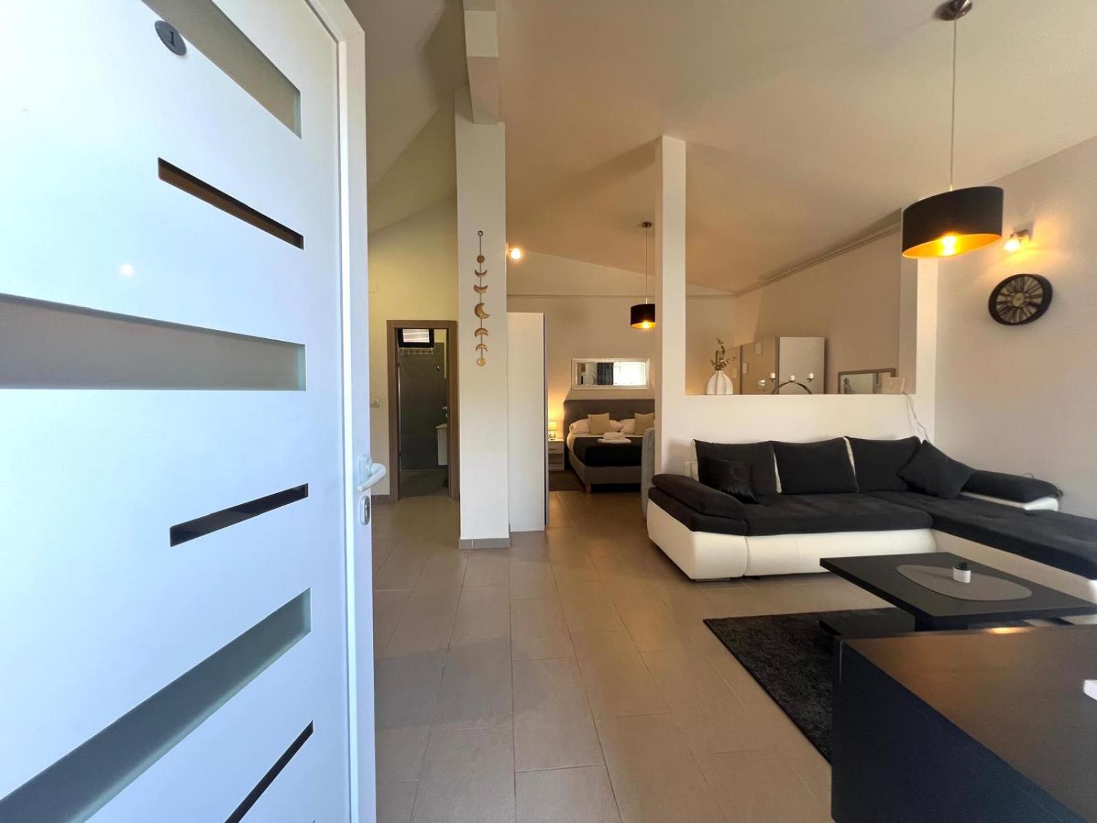 Azzurro Mare Apartment พูลา ภายนอก รูปภาพ