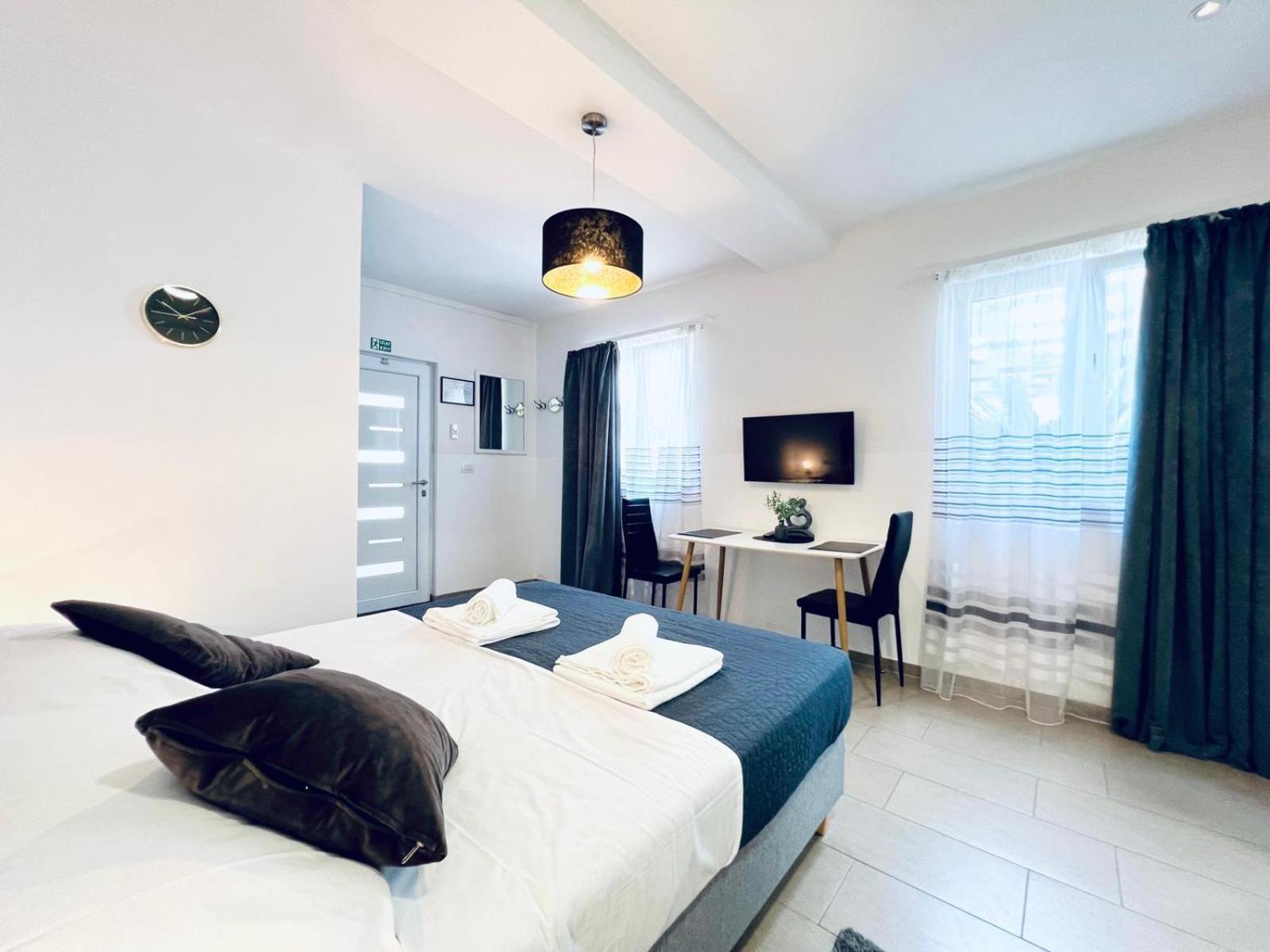 Azzurro Mare Apartment พูลา ภายนอก รูปภาพ