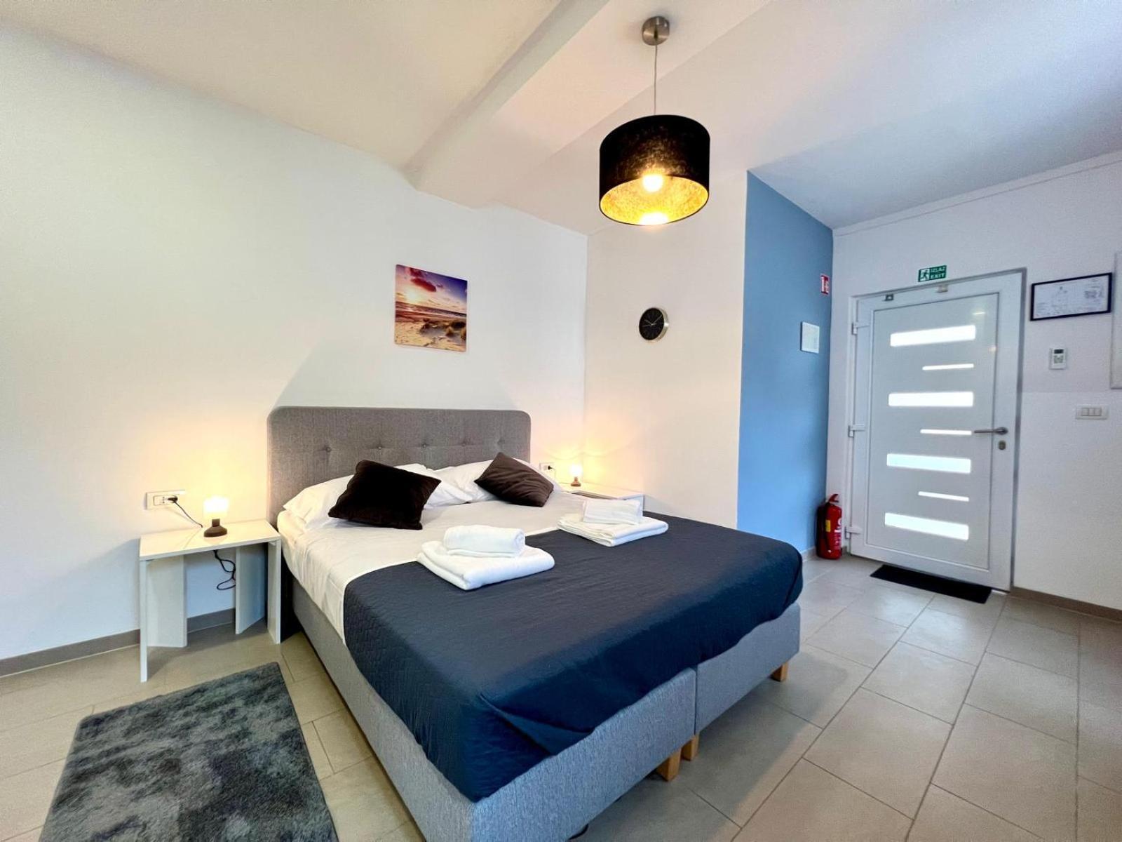 Azzurro Mare Apartment พูลา ภายนอก รูปภาพ