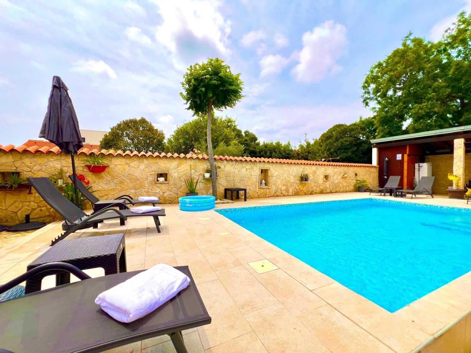 Azzurro Mare Apartment พูลา ภายนอก รูปภาพ