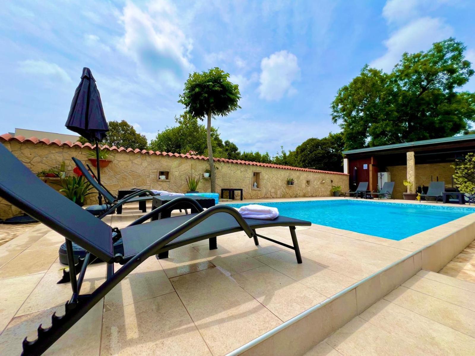 Azzurro Mare Apartment พูลา ภายนอก รูปภาพ