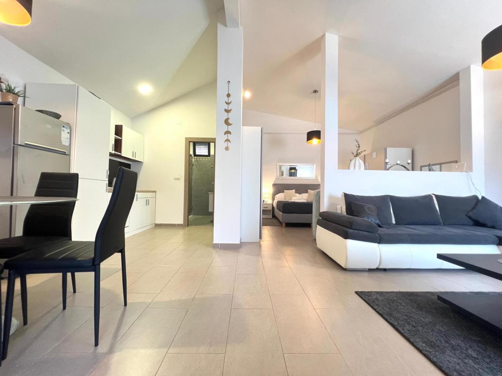 Azzurro Mare Apartment พูลา ภายนอก รูปภาพ