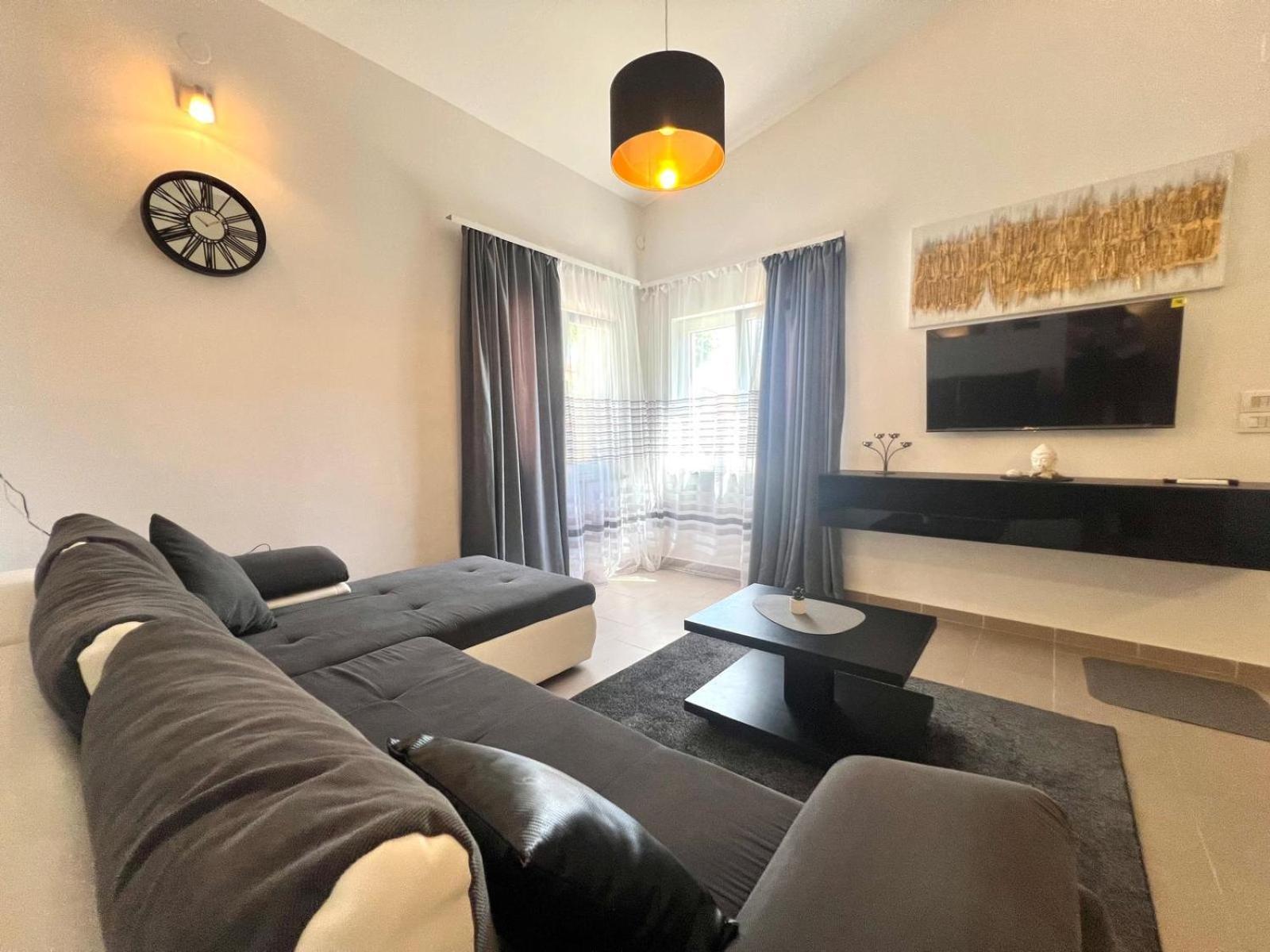 Azzurro Mare Apartment พูลา ภายนอก รูปภาพ
