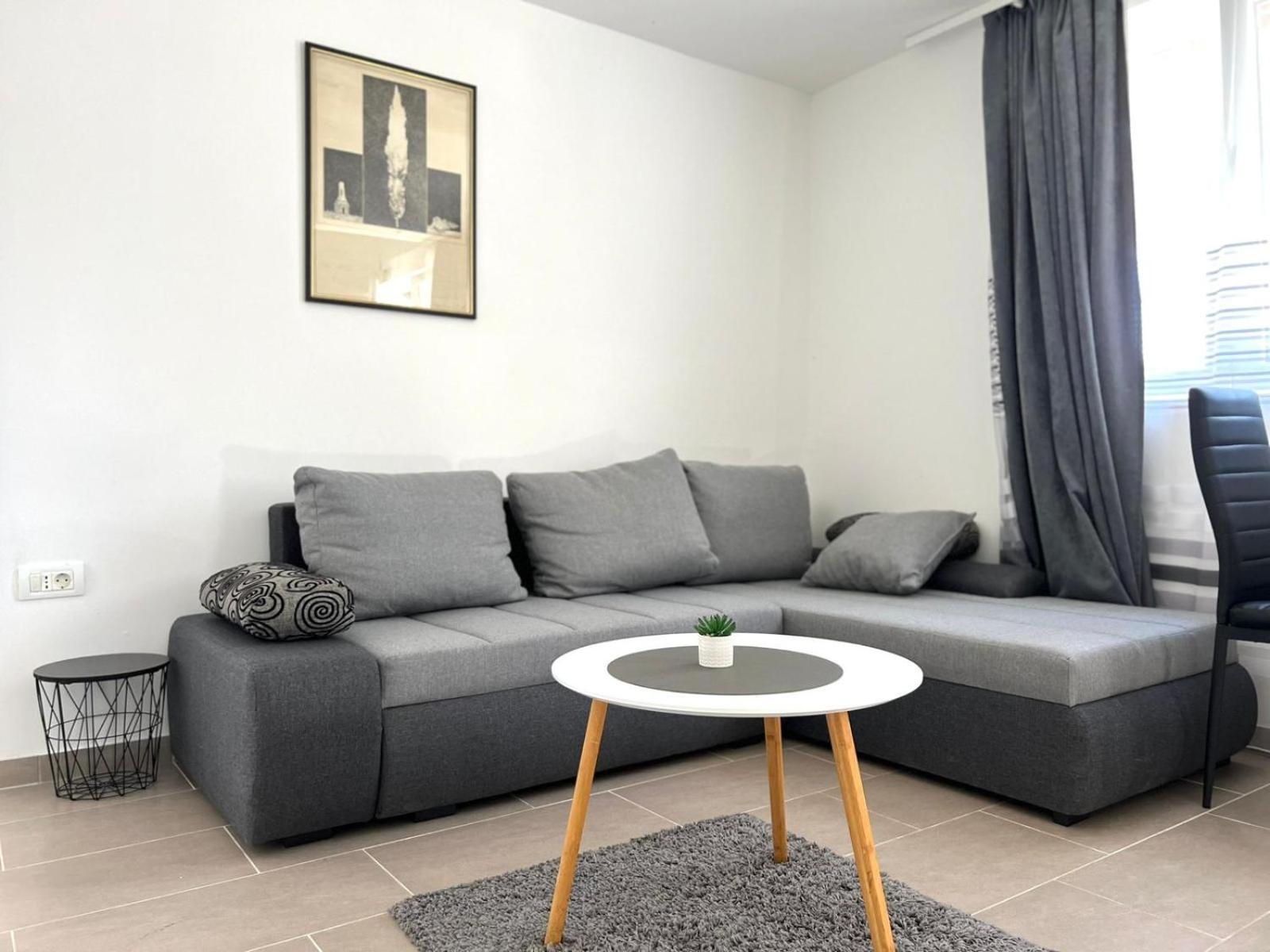 Azzurro Mare Apartment พูลา ภายนอก รูปภาพ