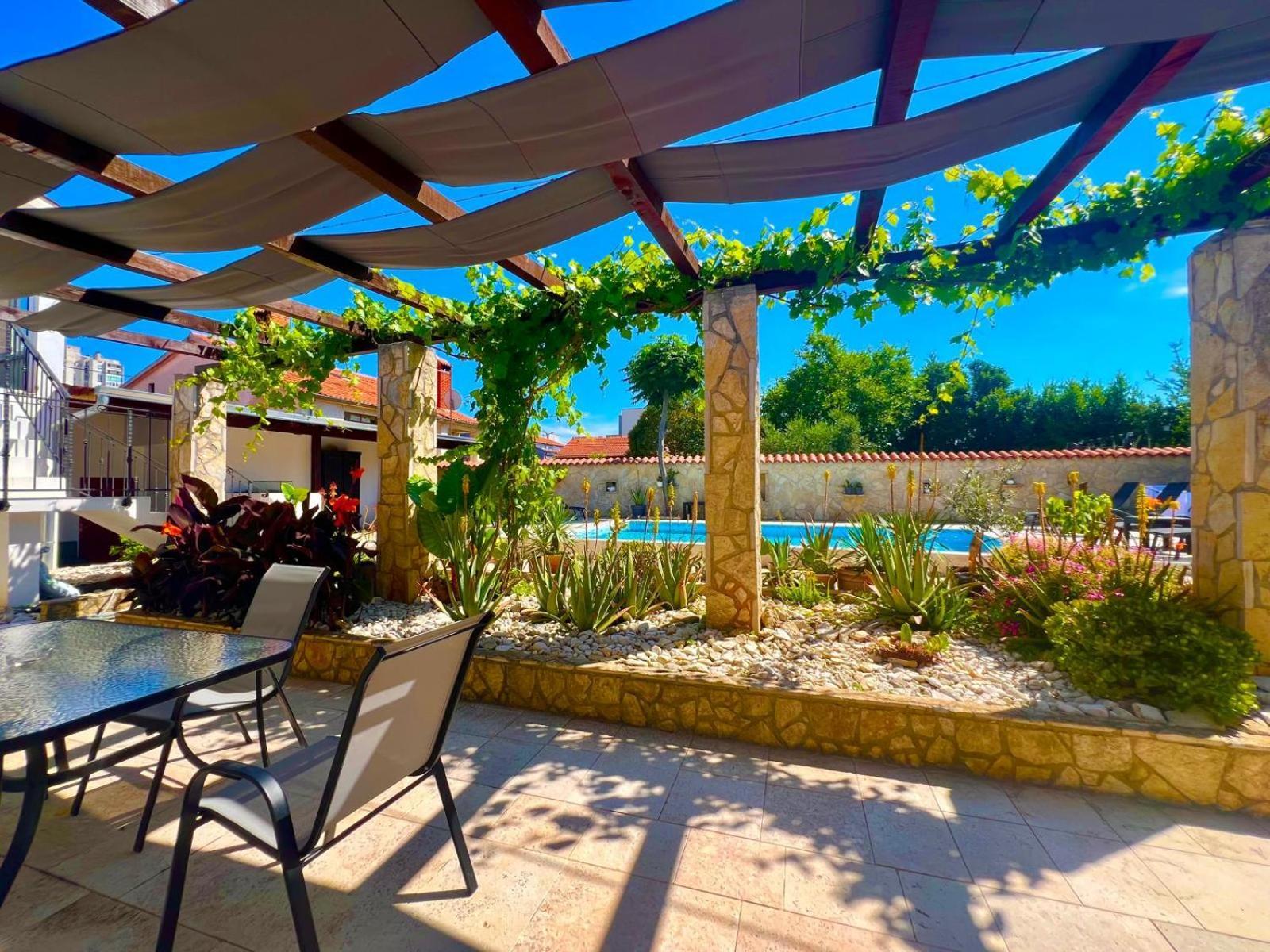 Azzurro Mare Apartment พูลา ภายนอก รูปภาพ